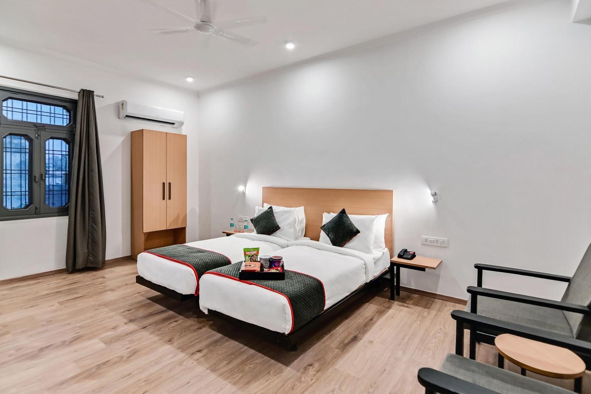 Super Townhouse Vijay Khand Gomti Nagar Hotel Lucknow Ngoại thất bức ảnh